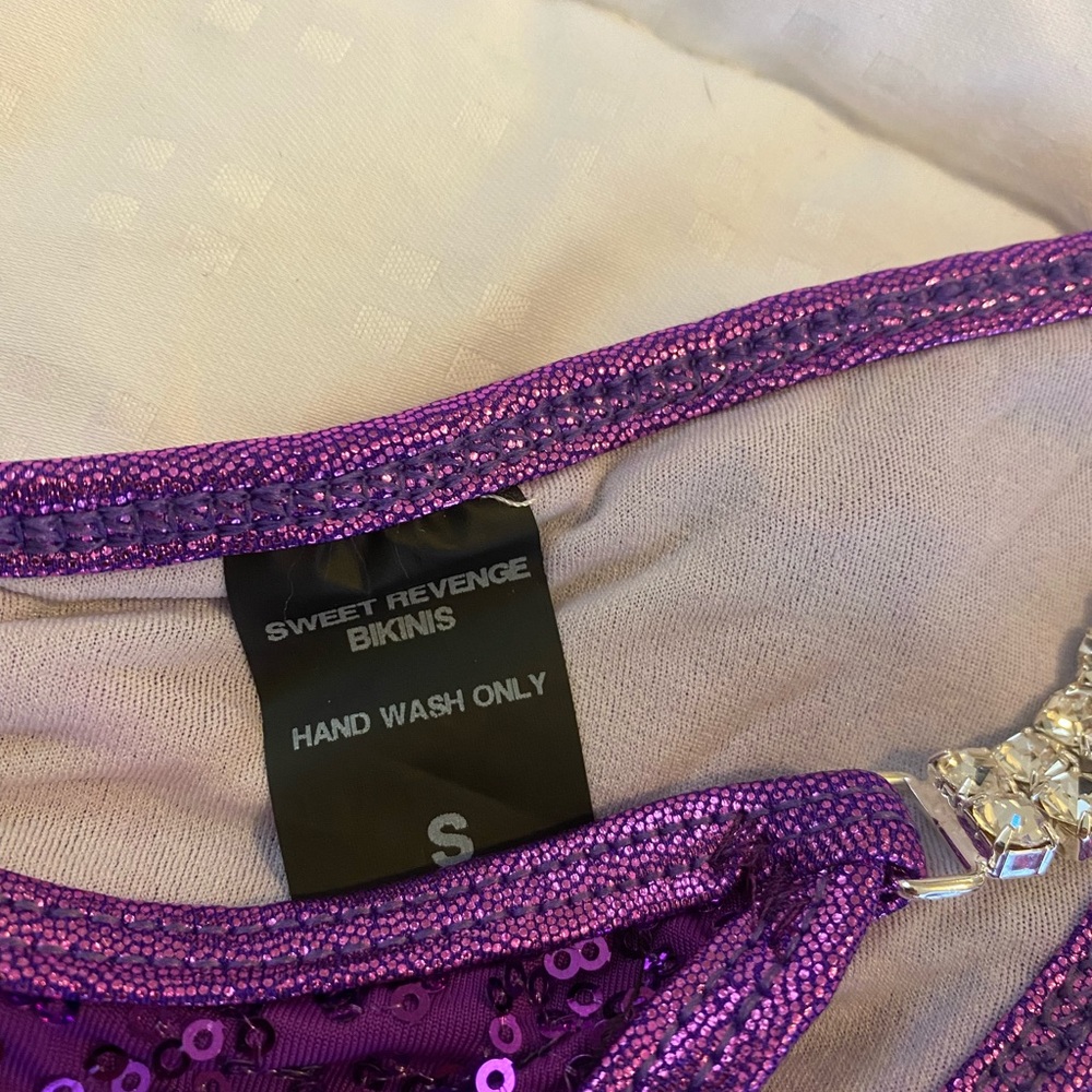 Competition Bikini - image 2